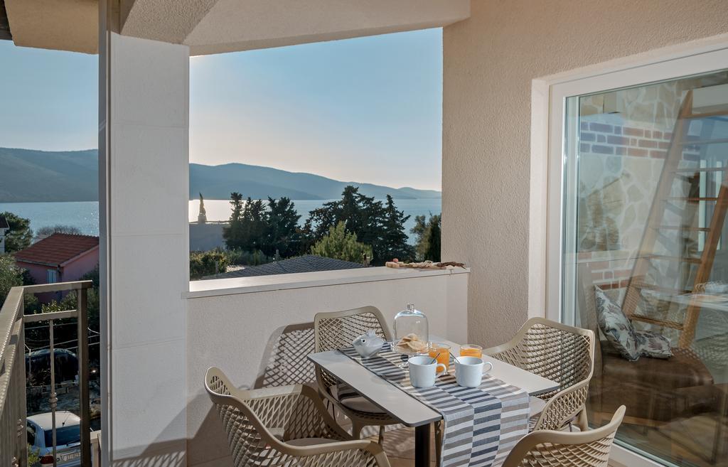 Arka Trogir Apartments - Seget Vranjica Exterior foto