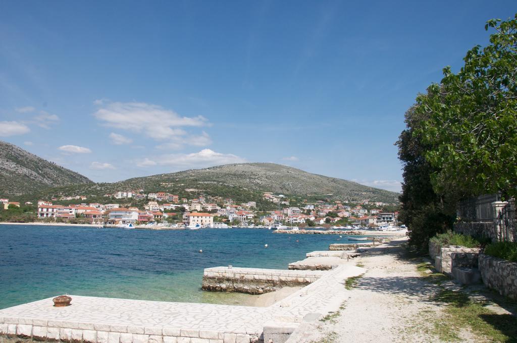 Arka Trogir Apartments - Seget Vranjica Exterior foto