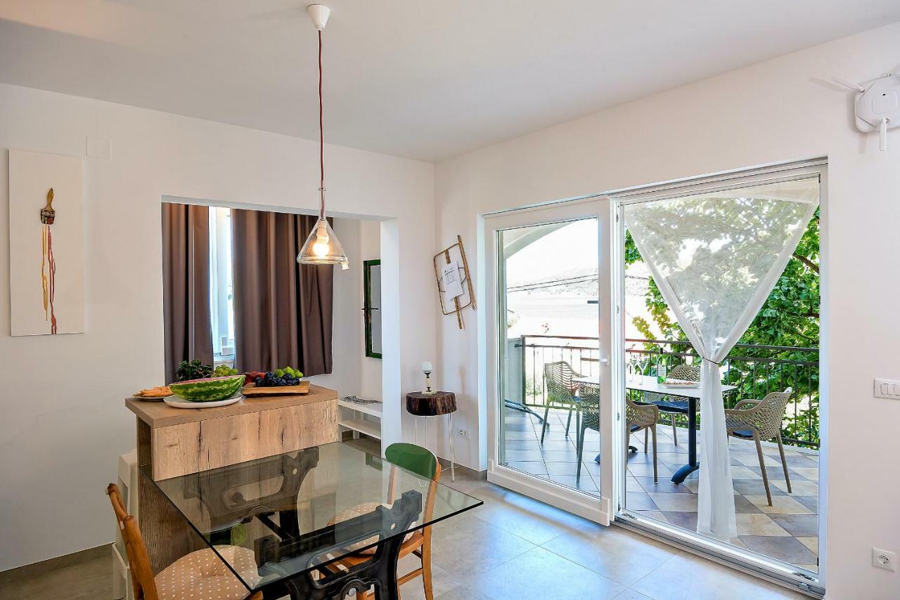 Arka Trogir Apartments - Seget Vranjica Exterior foto